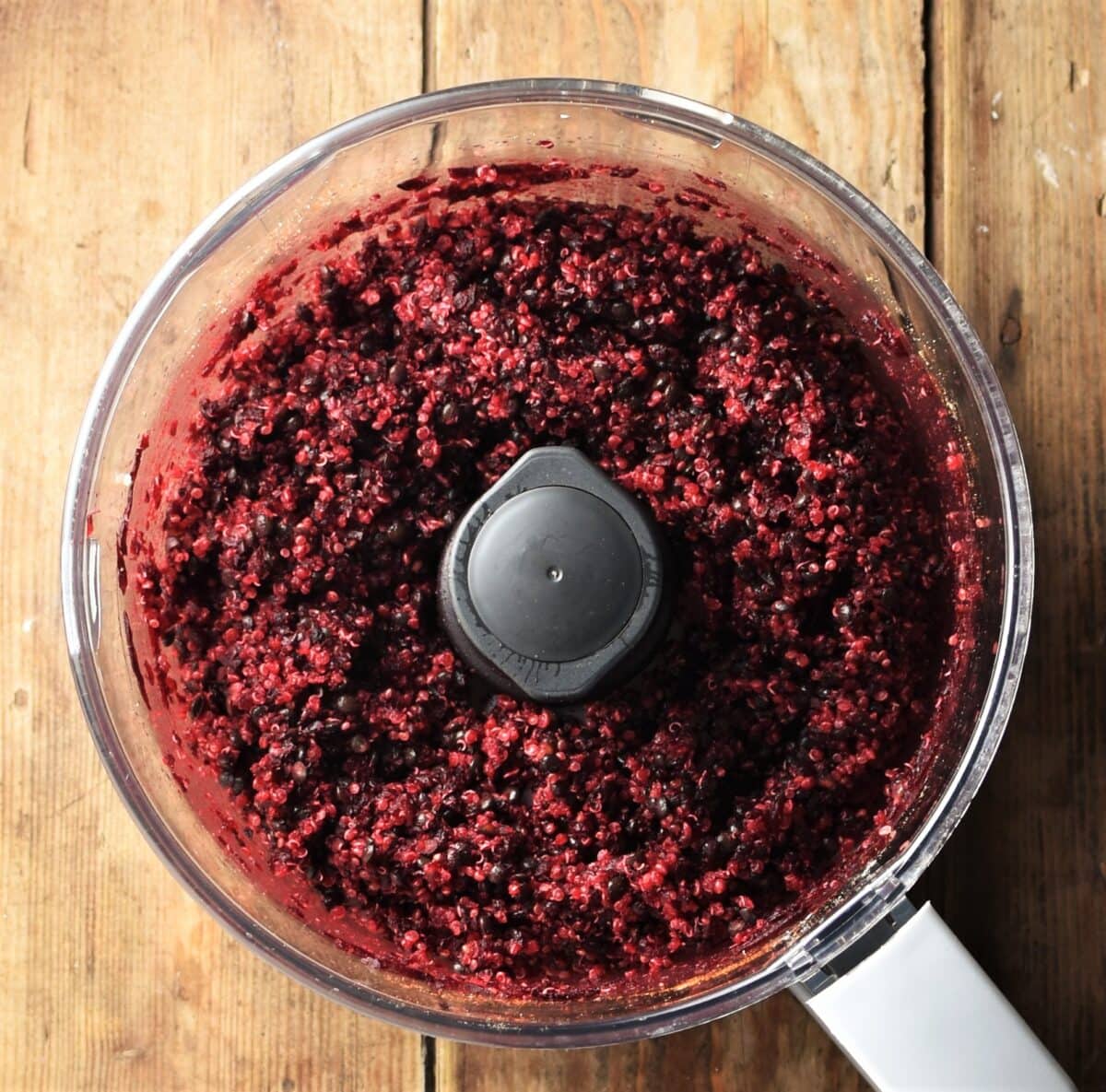 Quinoa beetroot lentil mixture in blender.