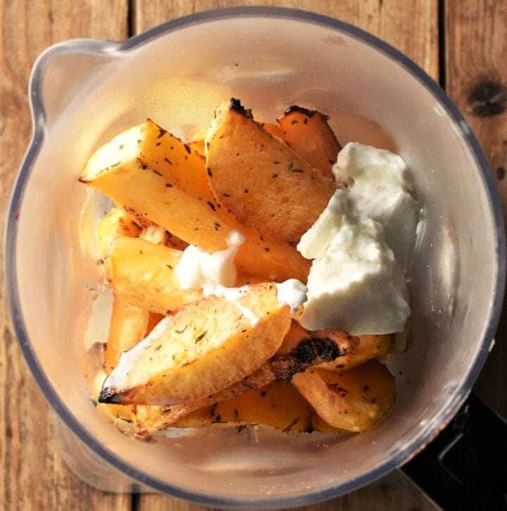 Rutabaga wedges with yogurt in blender.
