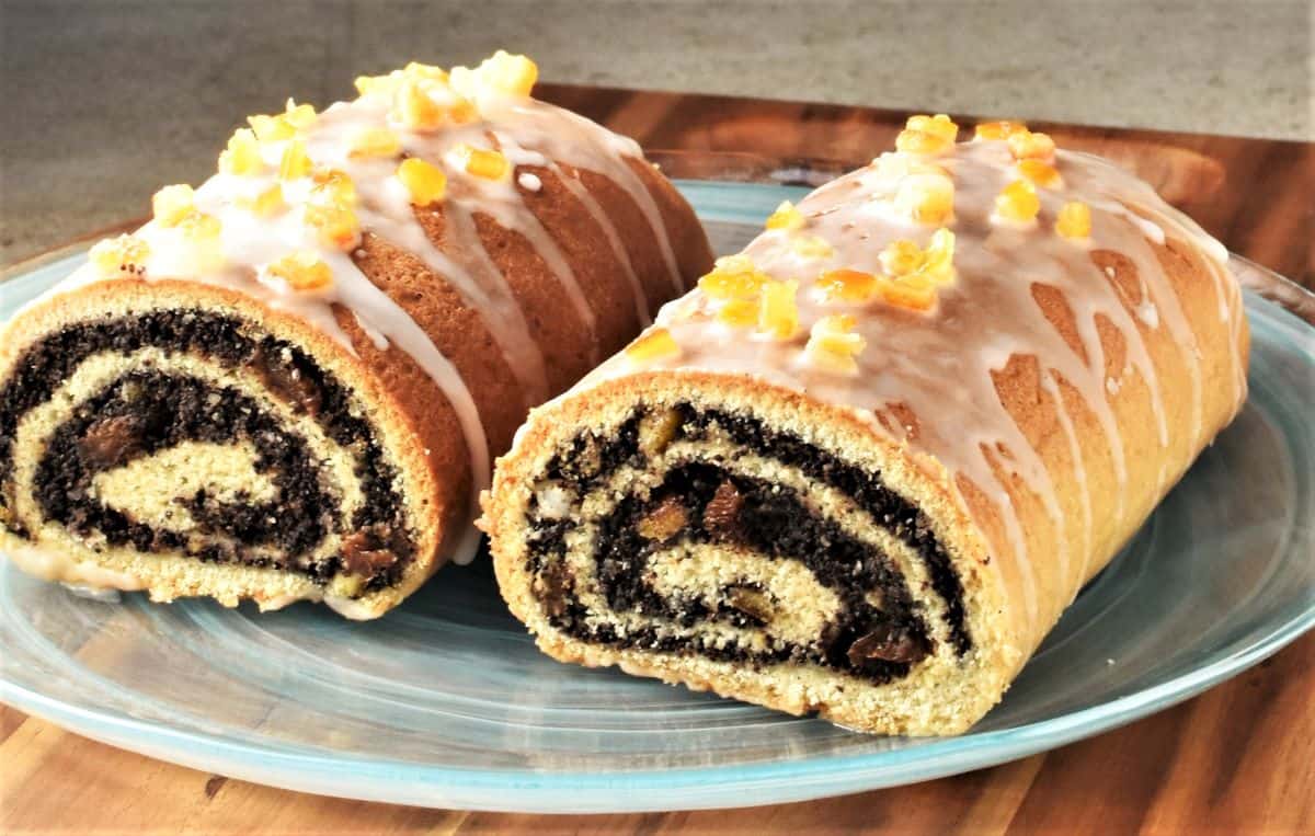 Side view of 2 pieces of Polish makowiec cake.